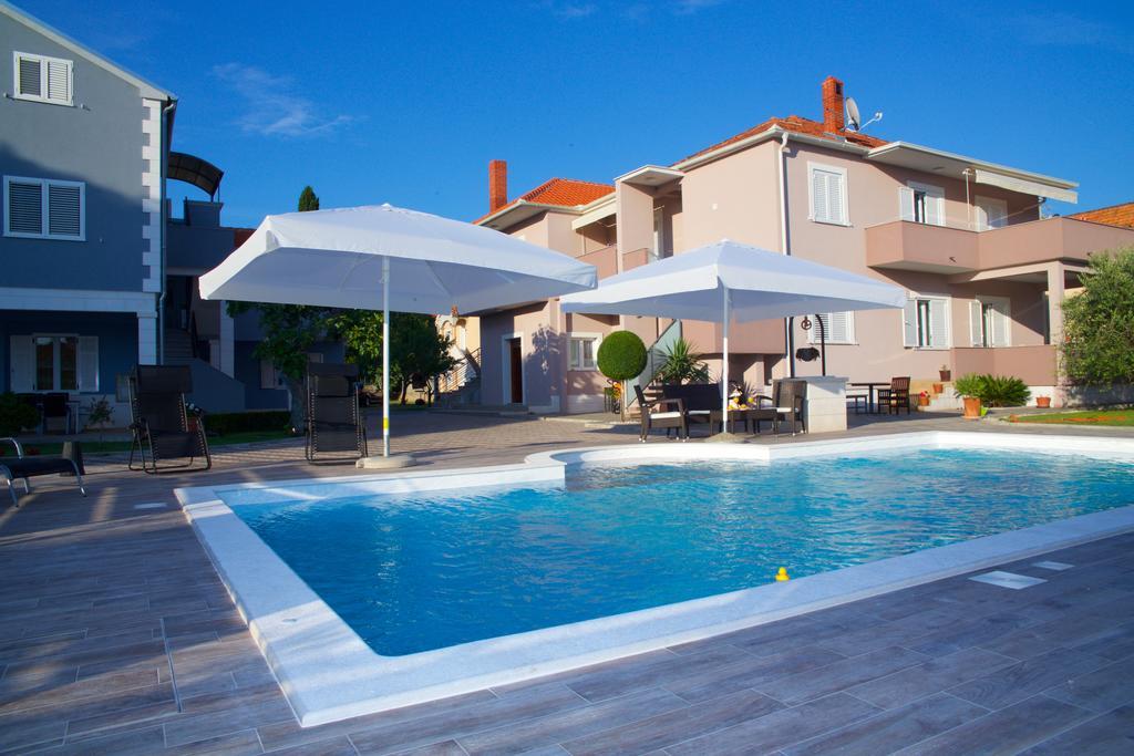 Banic Apartments With Pool Biograd Na Moru Bagian luar foto