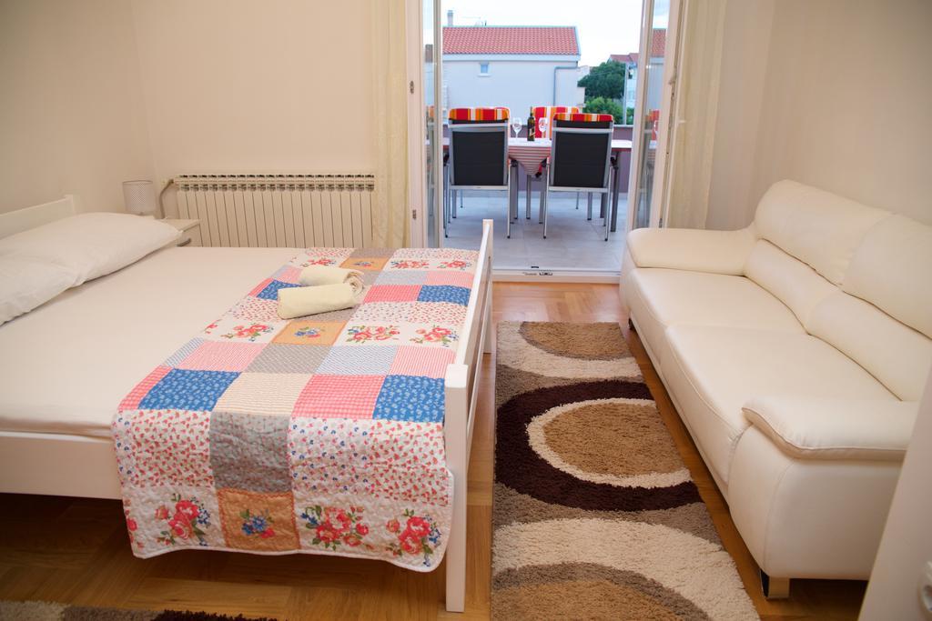 Banic Apartments With Pool Biograd Na Moru Bagian luar foto