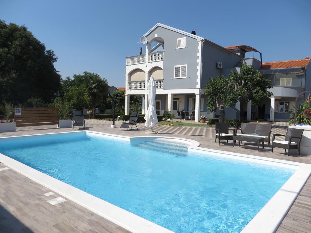 Banic Apartments With Pool Biograd Na Moru Ruang foto