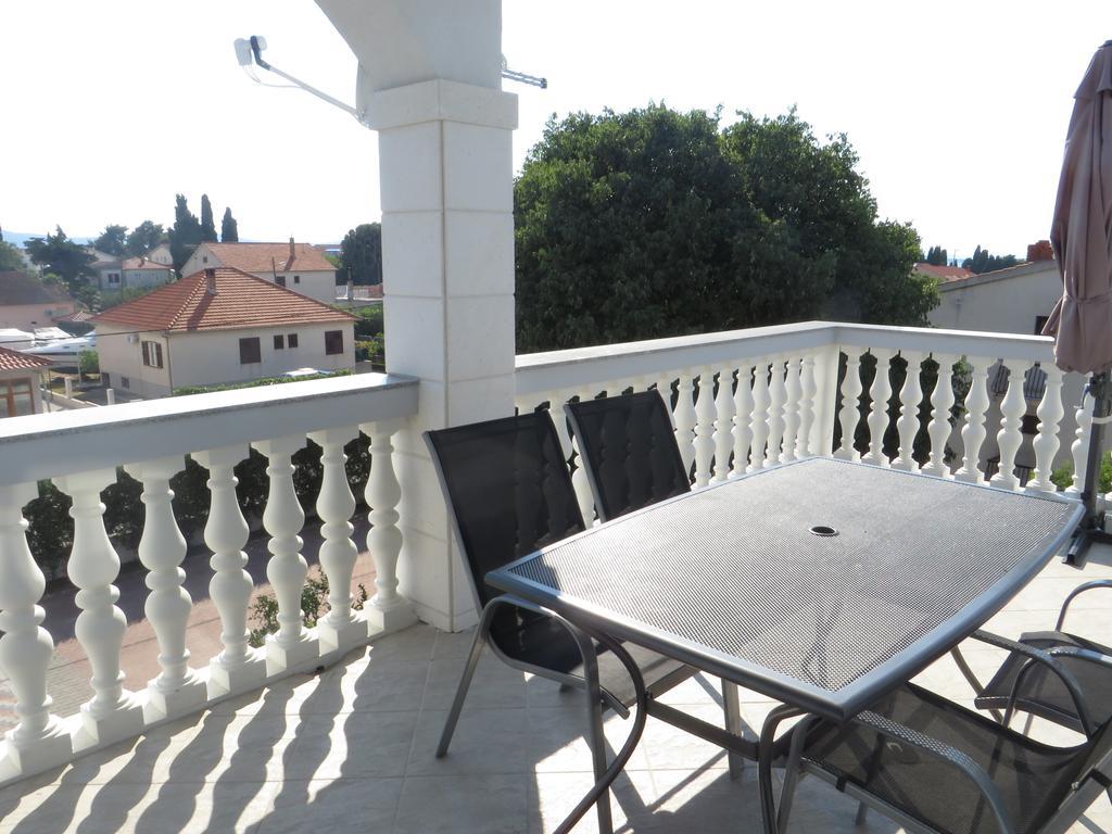Banic Apartments With Pool Biograd Na Moru Ruang foto